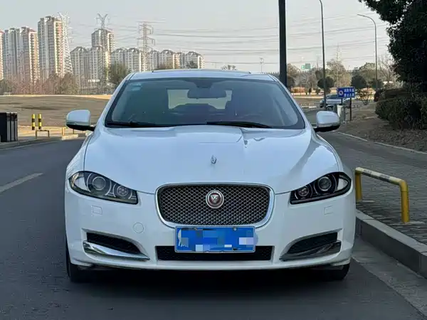 Jaguar XF 2013