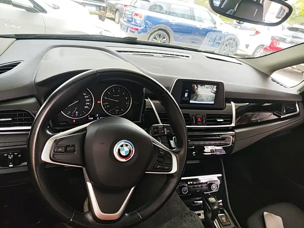 BMW 2 Series Active Tourer 2018 — фото 3