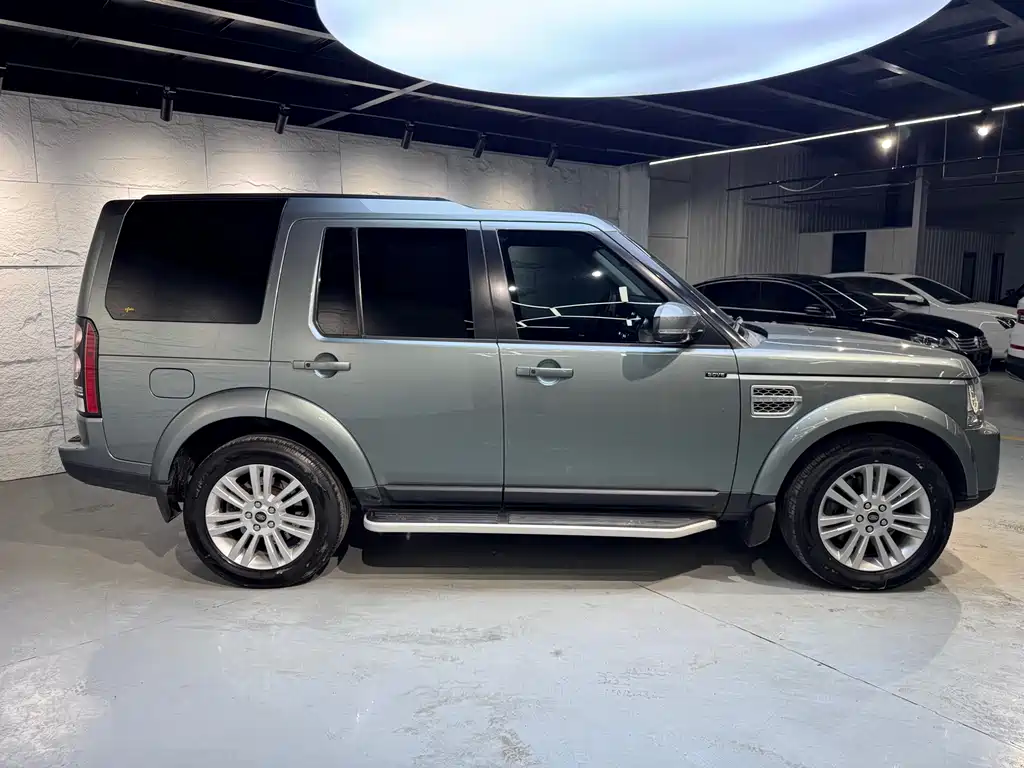 Land Rover Discovery 2015 — фото 4