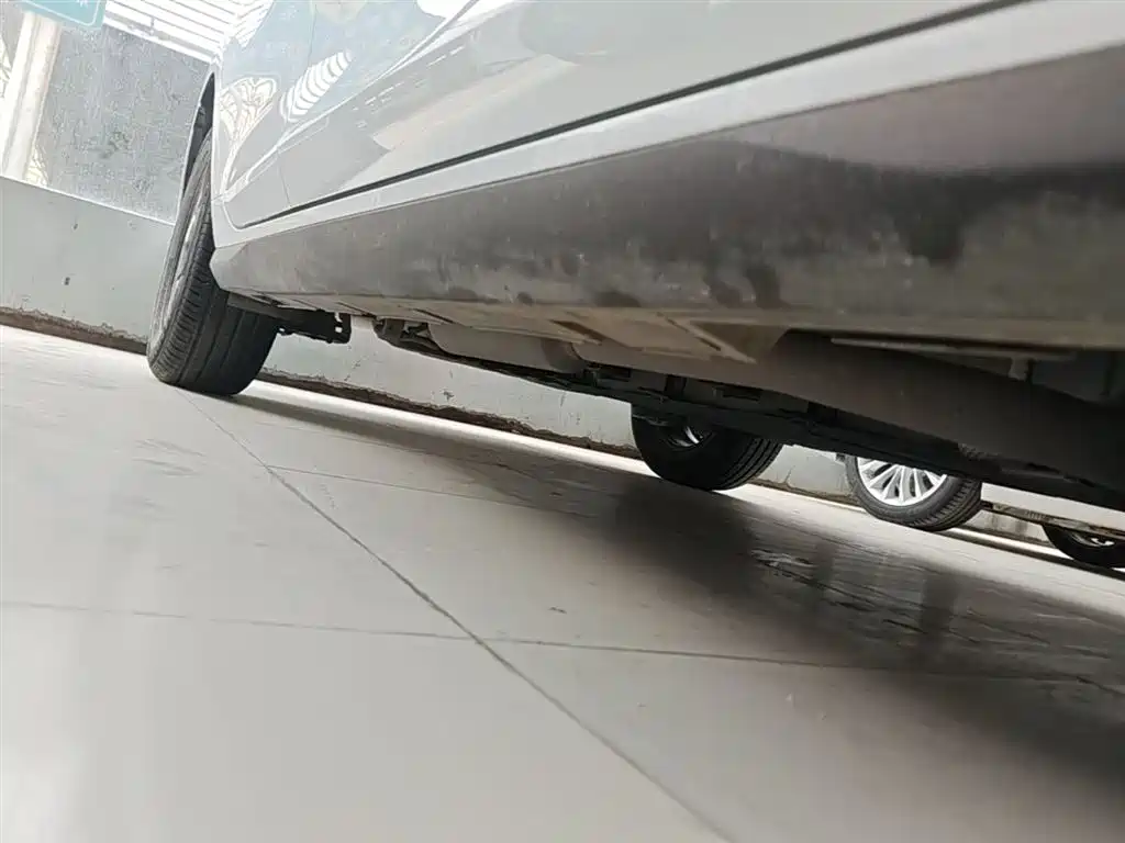 BYD Seal 05 DM-i 2025 — фото 21