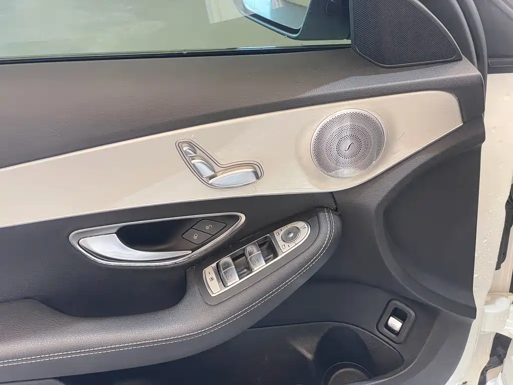Mercedes-Benz C-Class 2021