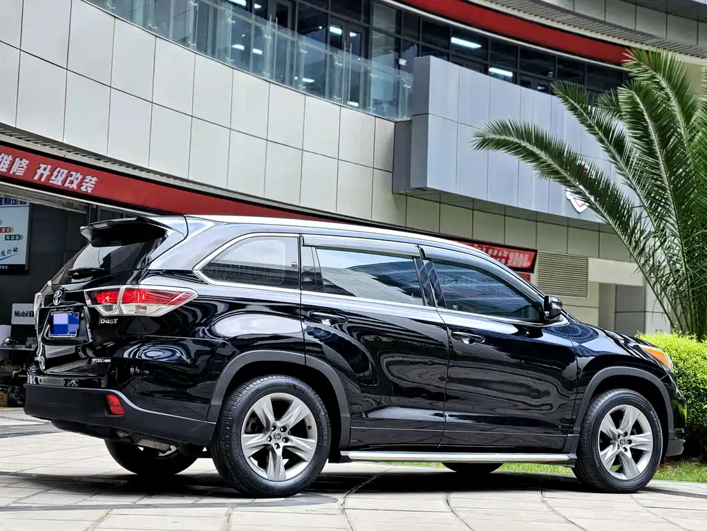 Toyota Highlander 2015 — фото 10