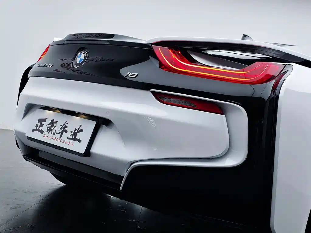 BMW i8 2017 — фото 16