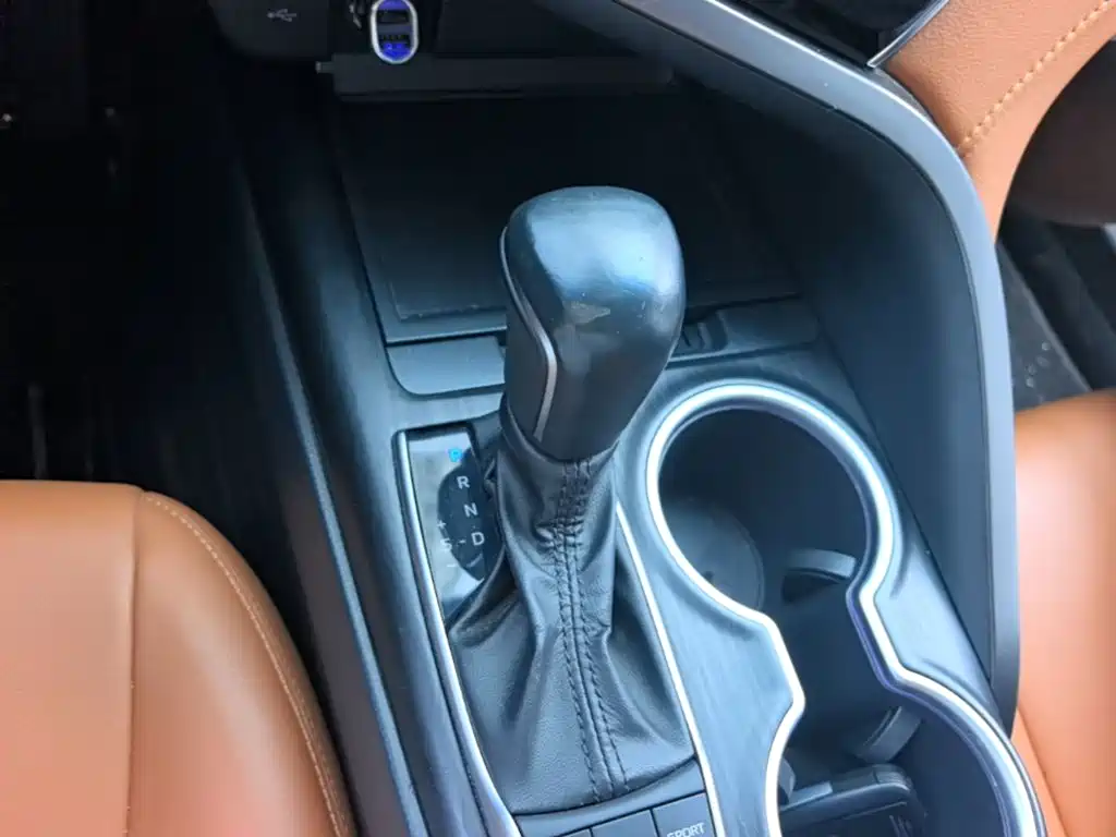 Toyota Camry 2021 — фото 14