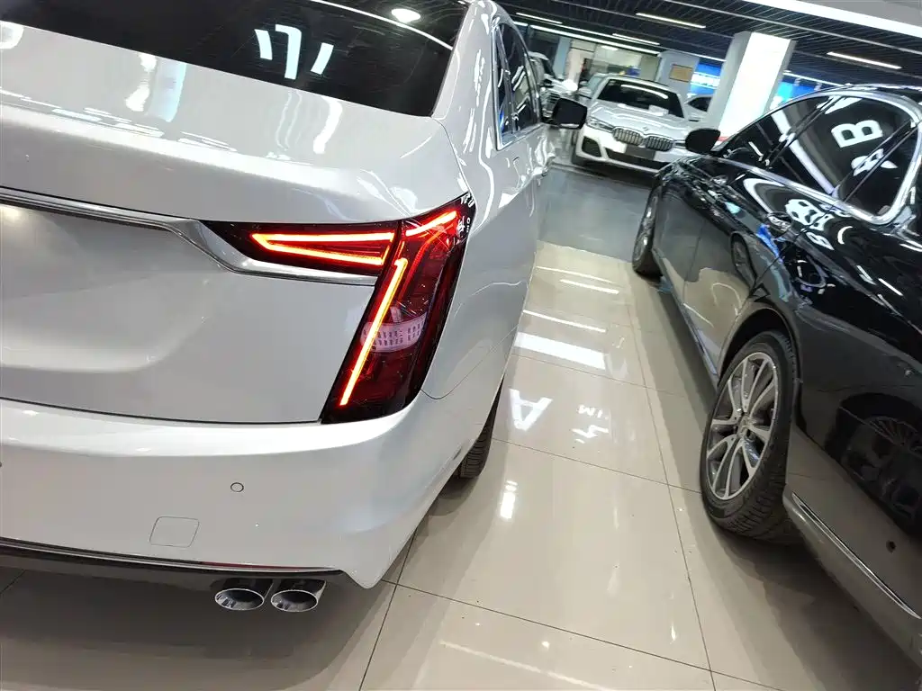 Cadillac CT6 2023 — фото 24