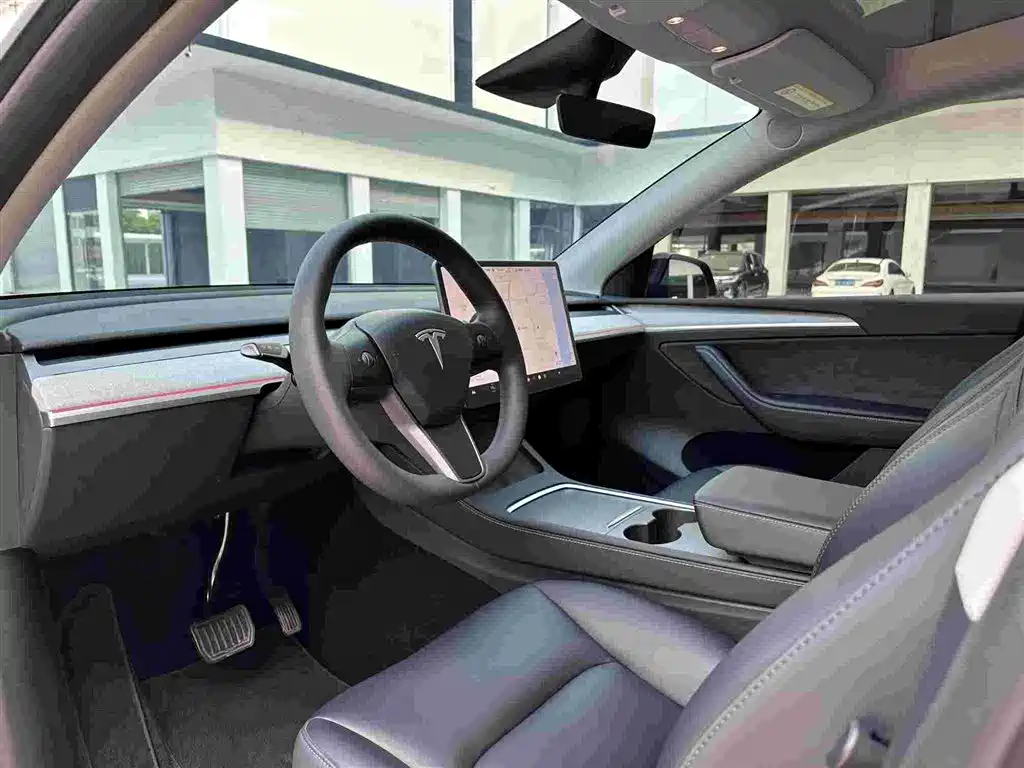Tesla Model Y 2023 — фото 11