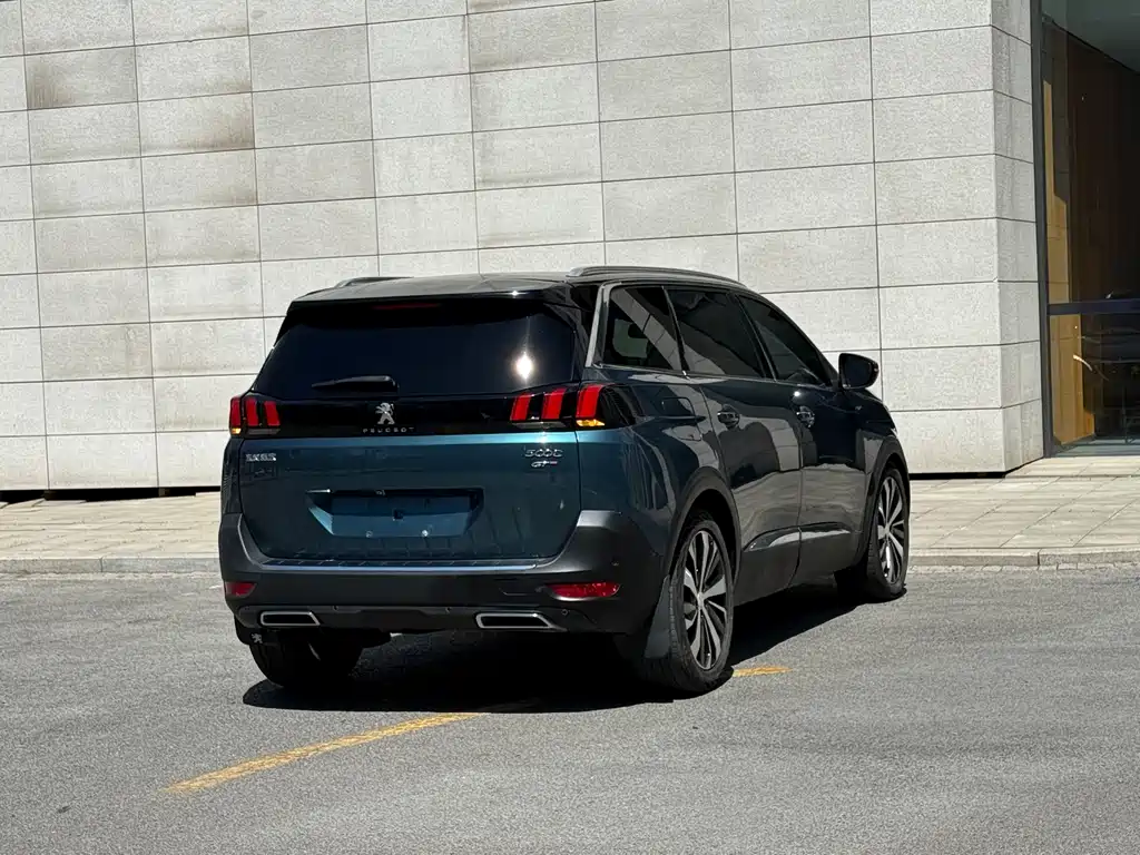 Peugeot 5008 2017 — фото 21