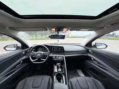 Hyundai Elantra 2024