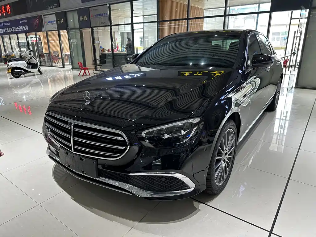 Mercedes-Benz E-Class 2022 — фото 1