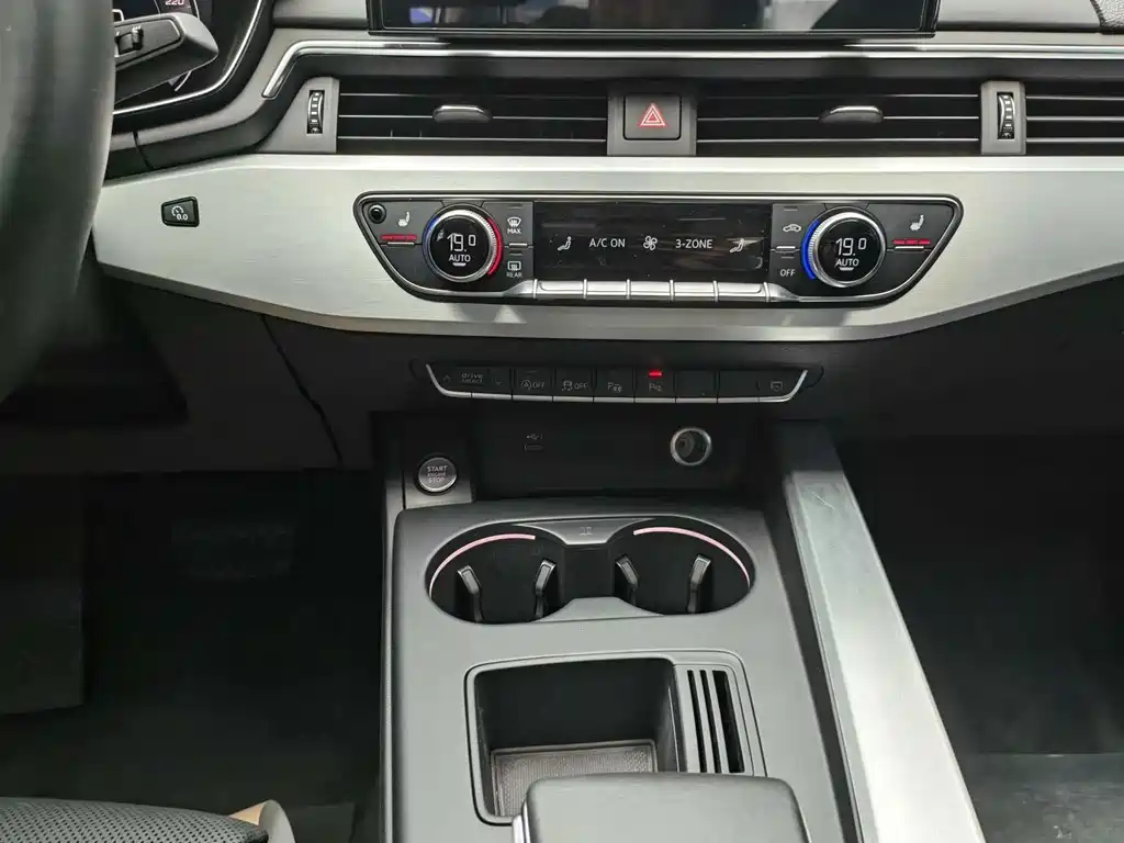 Audi A4L 2020