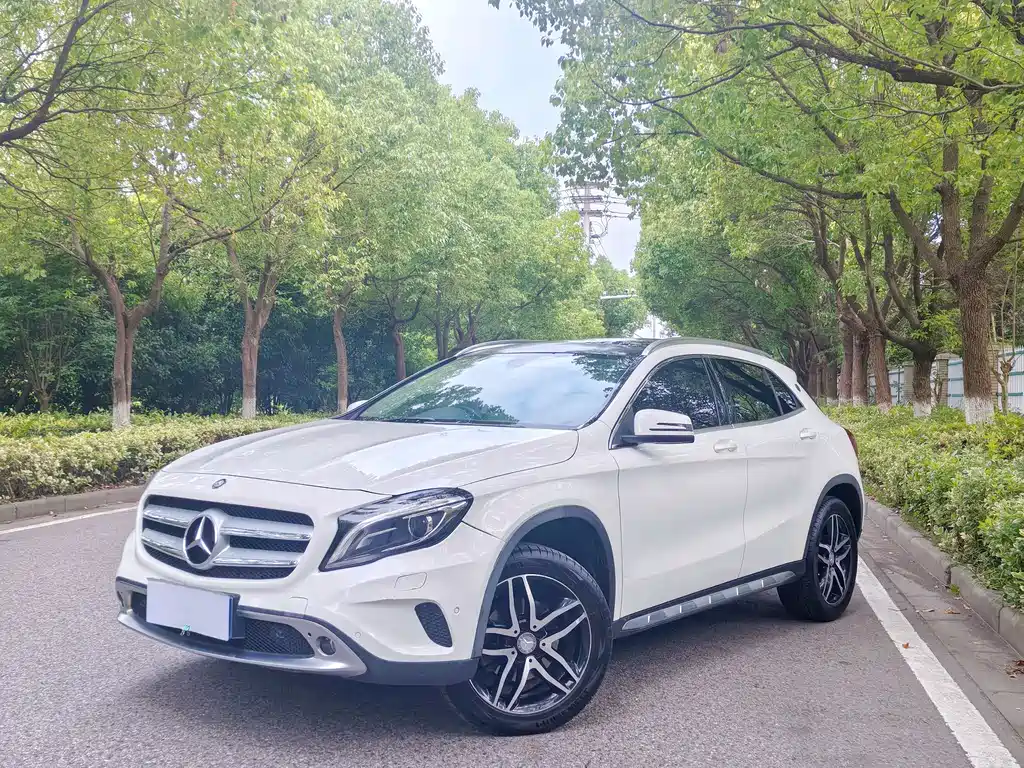 Mercedes-Benz GLA 2015