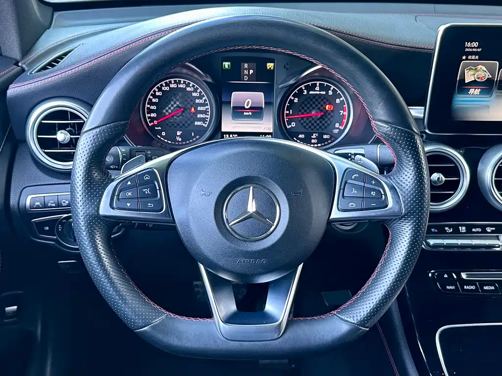 Mercedes-Benz GLC AMG 2018 — фото 10