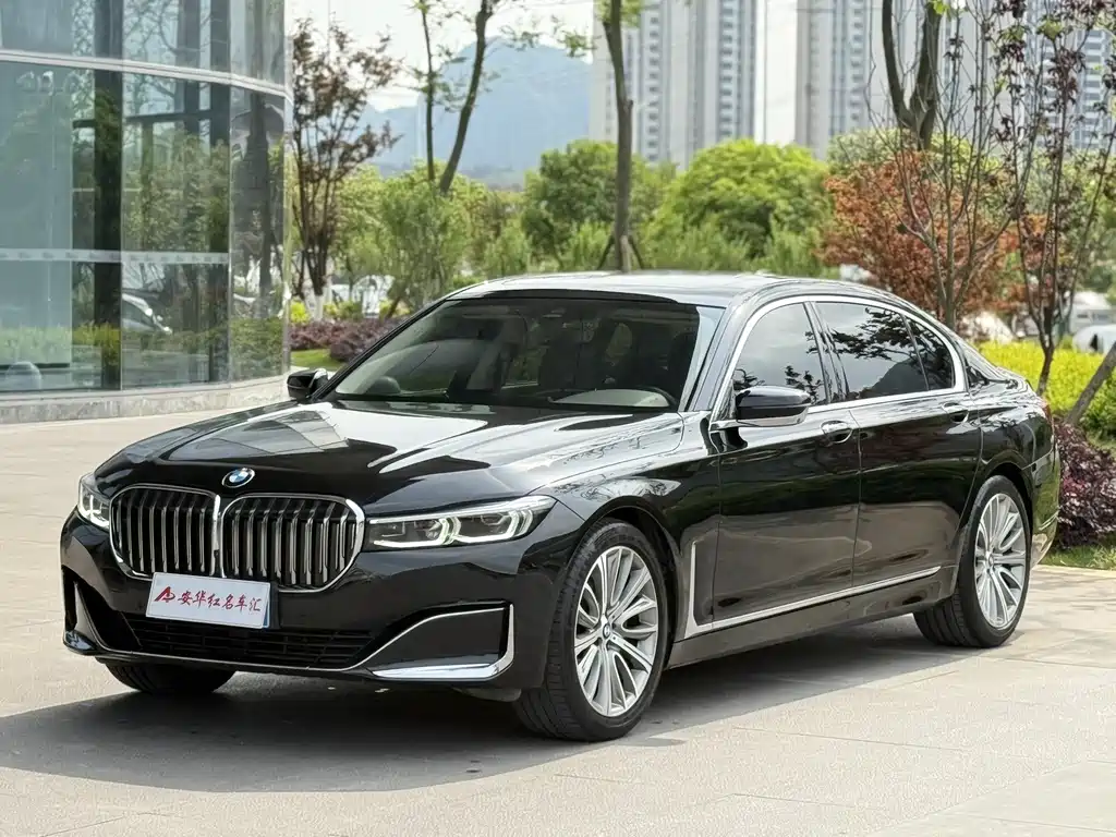 BMW 7 Series 2021 — фото 1