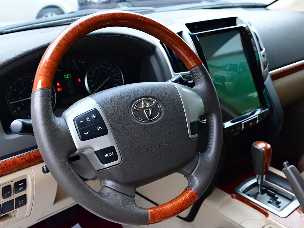Toyota Land Cruiser 2017 — фото 14