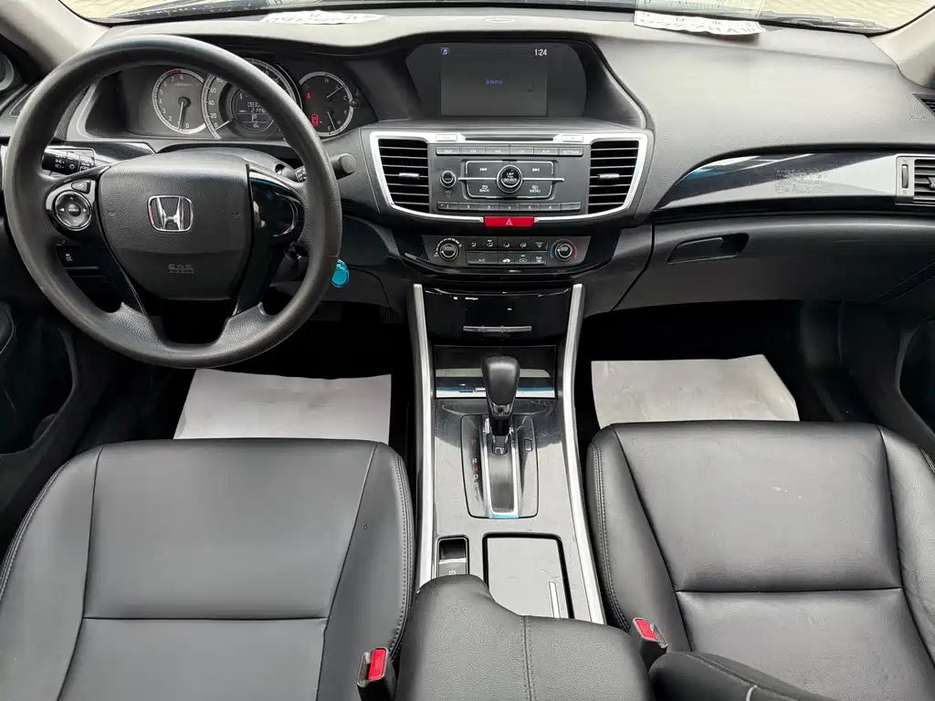 Honda Accord 2017 — фото 17