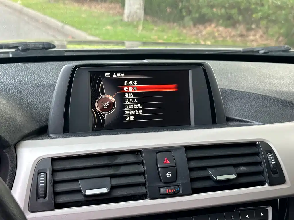 BMW 3 Series 2016 — фото 10