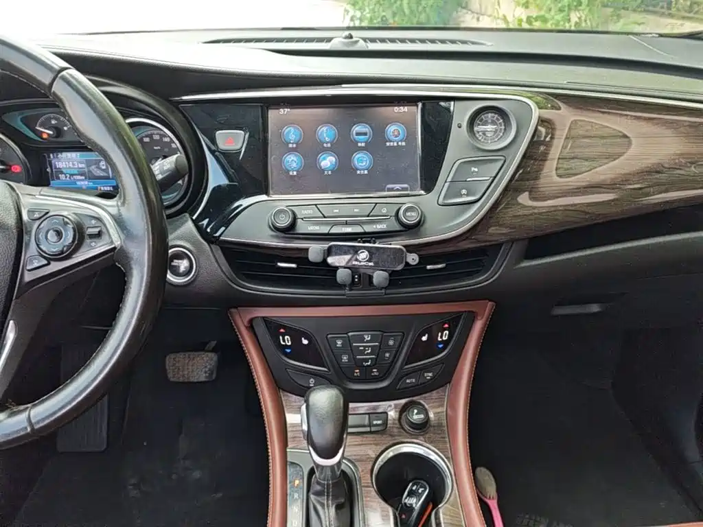 Buick Envision Plus 2017 — фото 13