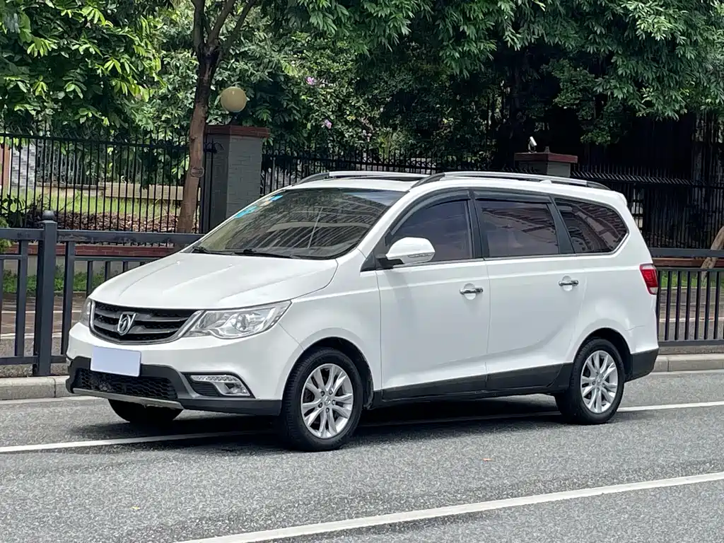 Baojun 730 2015
