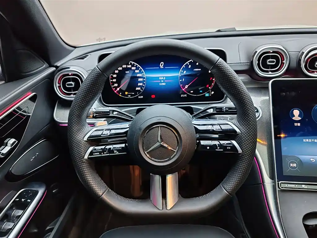 Mercedes-Benz C-Class 2025 — фото 13
