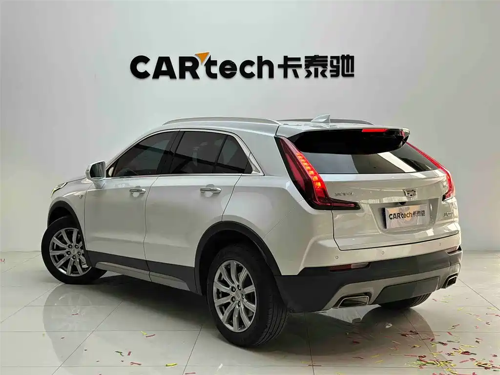 Cadillac XT4 2022 — фото 4