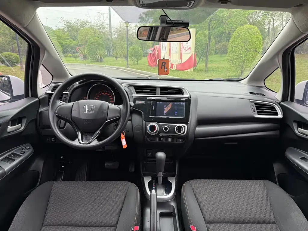 Honda Fit 2018 — фото 8