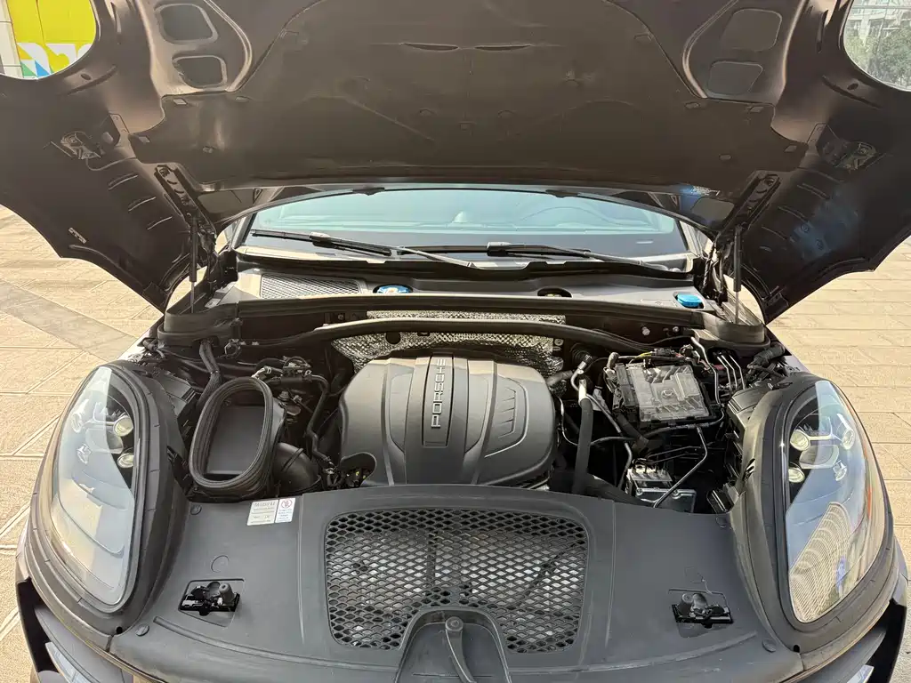 Porsche Macan 2019 — фото 11