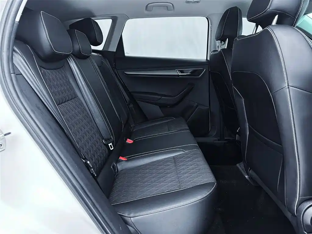 Skoda Karoq 2021 — фото 15