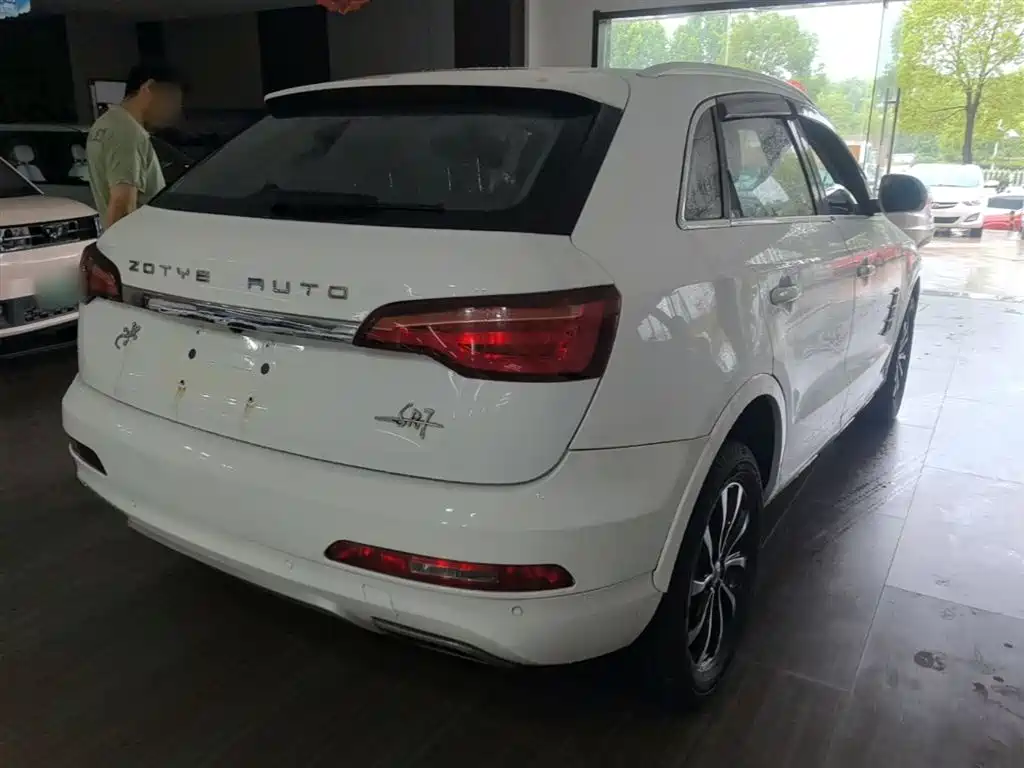 Zotye SR7 2016 — фото 7