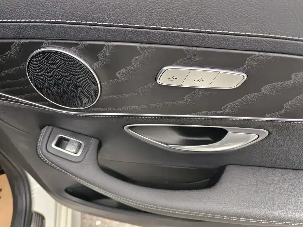 Mercedes-Benz C-Class 2019 — фото 12