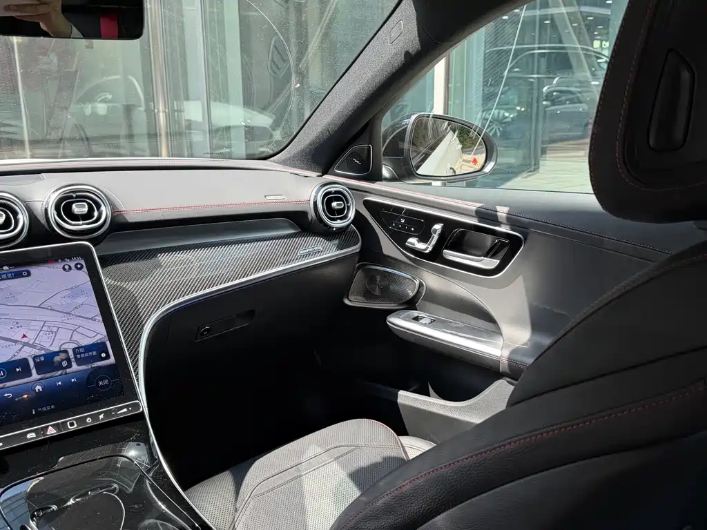 Mercedes-Benz C-Class AMG 2025 — фото 12