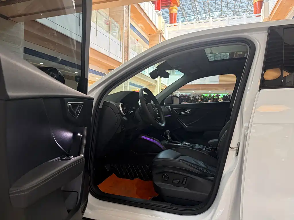 Audi Q2L 2023