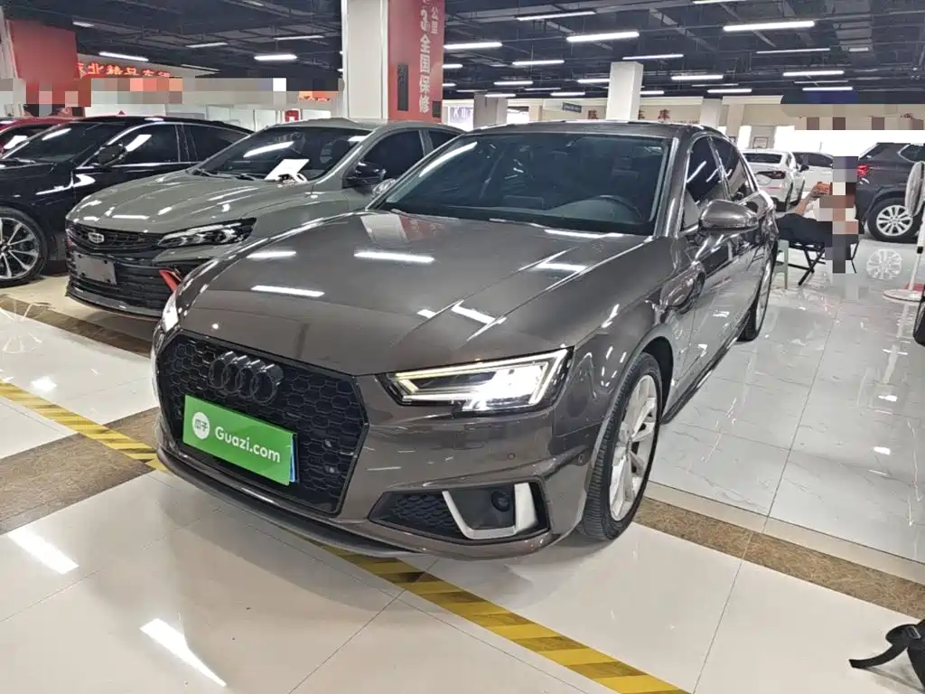 Audi A4L 2020