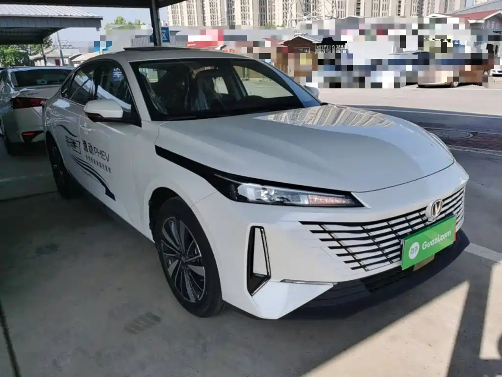 Changan Eado PHEV 2026 — фото 4