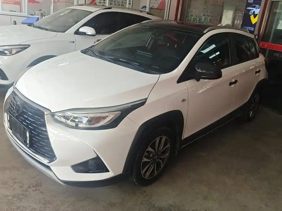 Toyota Yaris L 2021