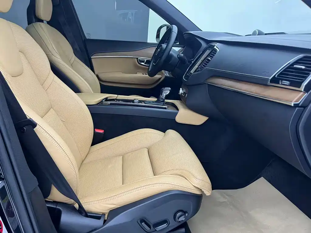 Volvo XC90 2017 — фото 27