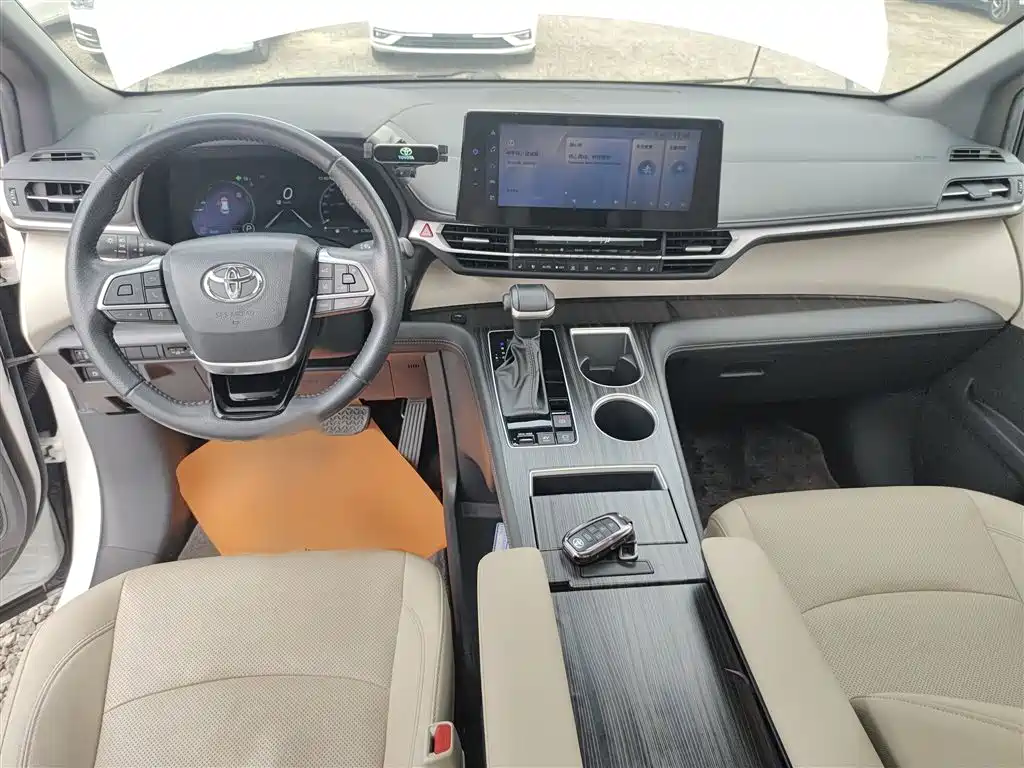 Toyota Sienna 2022 — фото 6