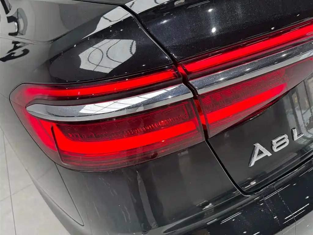 Audi A8 2023