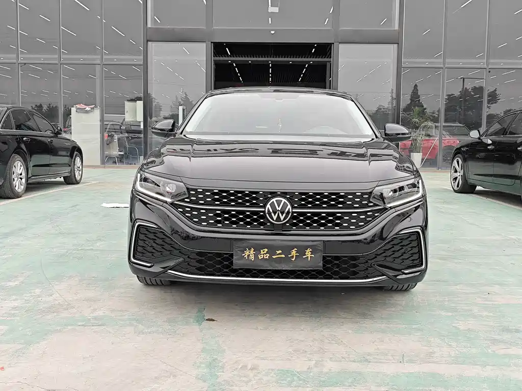 Volkswagen Passat 2023 — фото 3
