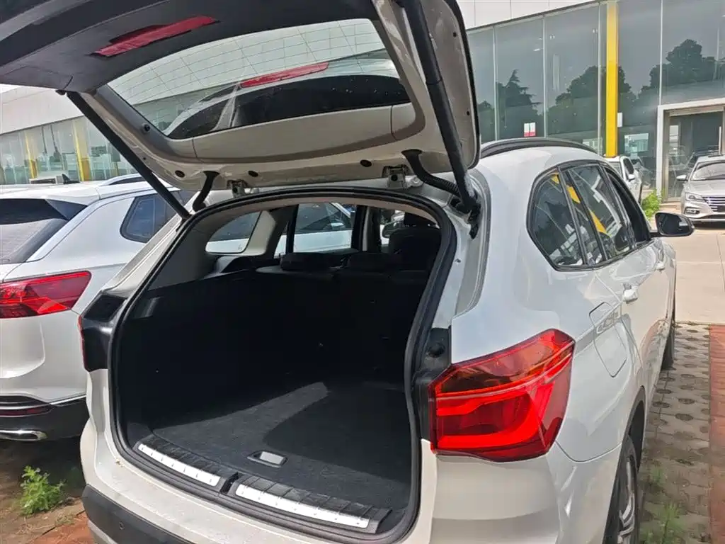 BMW X1 2016 — фото 19
