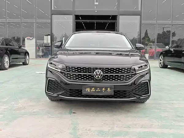 Volkswagen Passat 2023