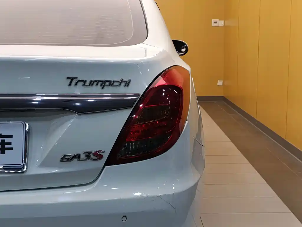GAC Trumpchi GA3S Vision 2015 — фото 24
