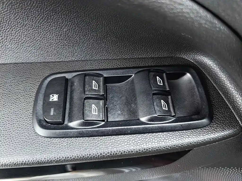 Ford EcoSport 2016 — фото 9