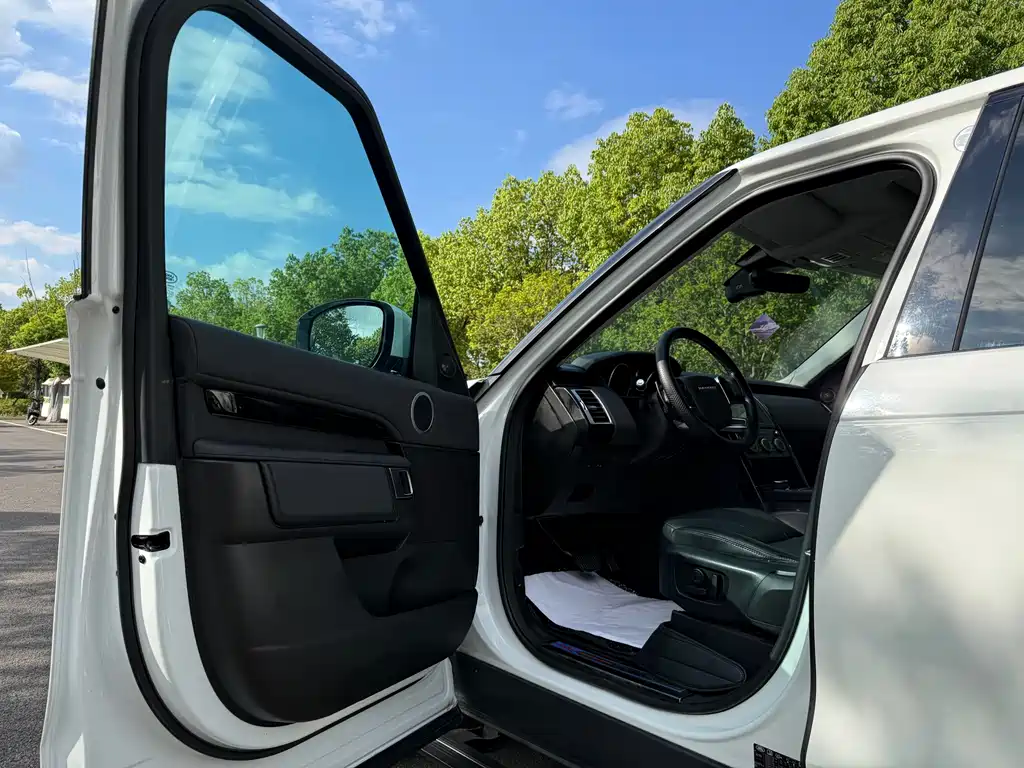 Land Rover Discovery 2019 — фото 19