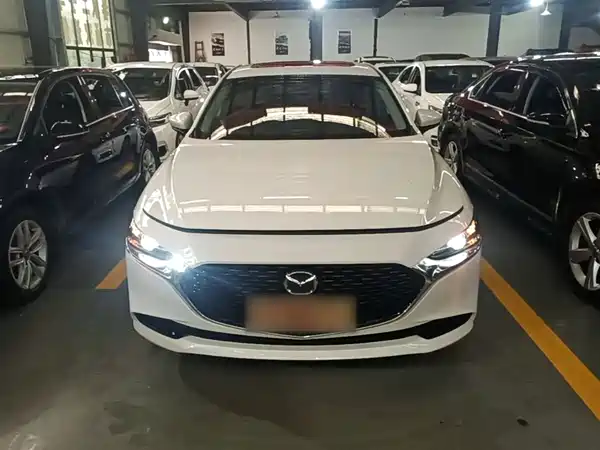 Mazda 3 Axela 2023