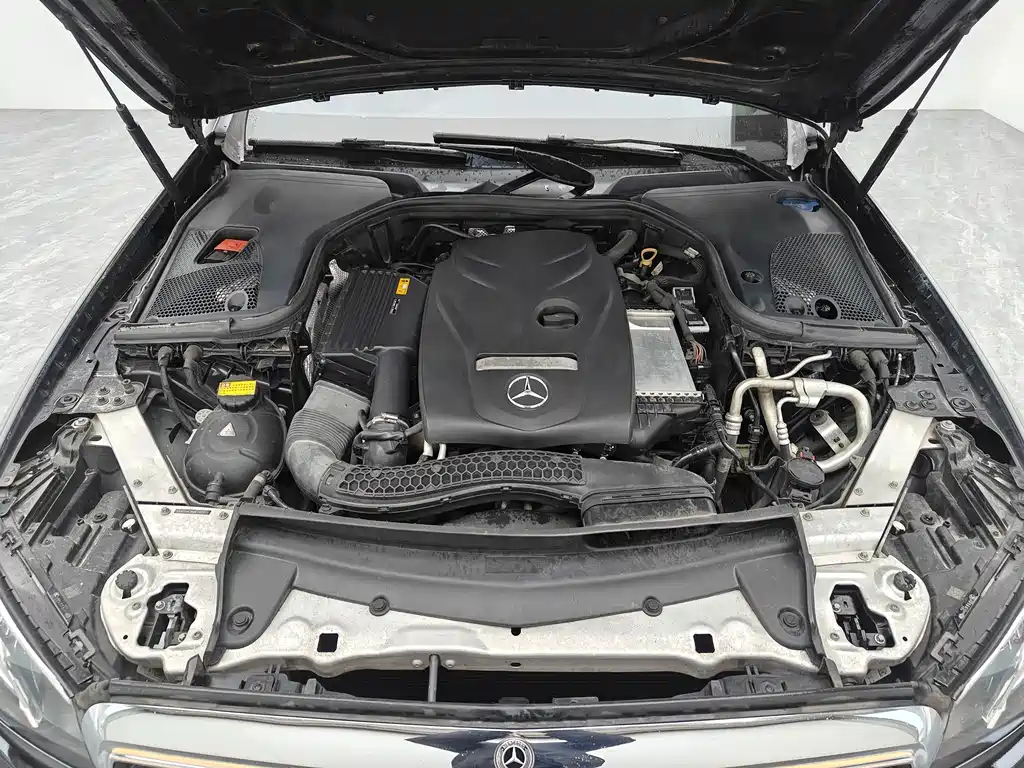 Mercedes-Benz E-Class 2018 — фото 20