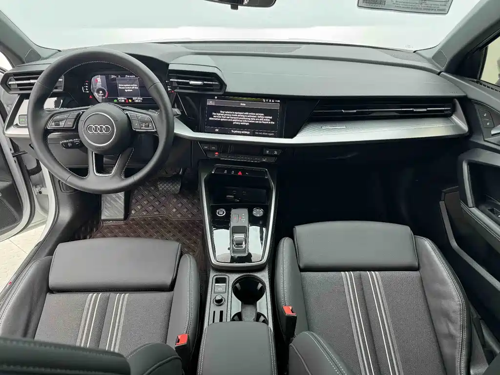 Audi A3 2023 — фото 10