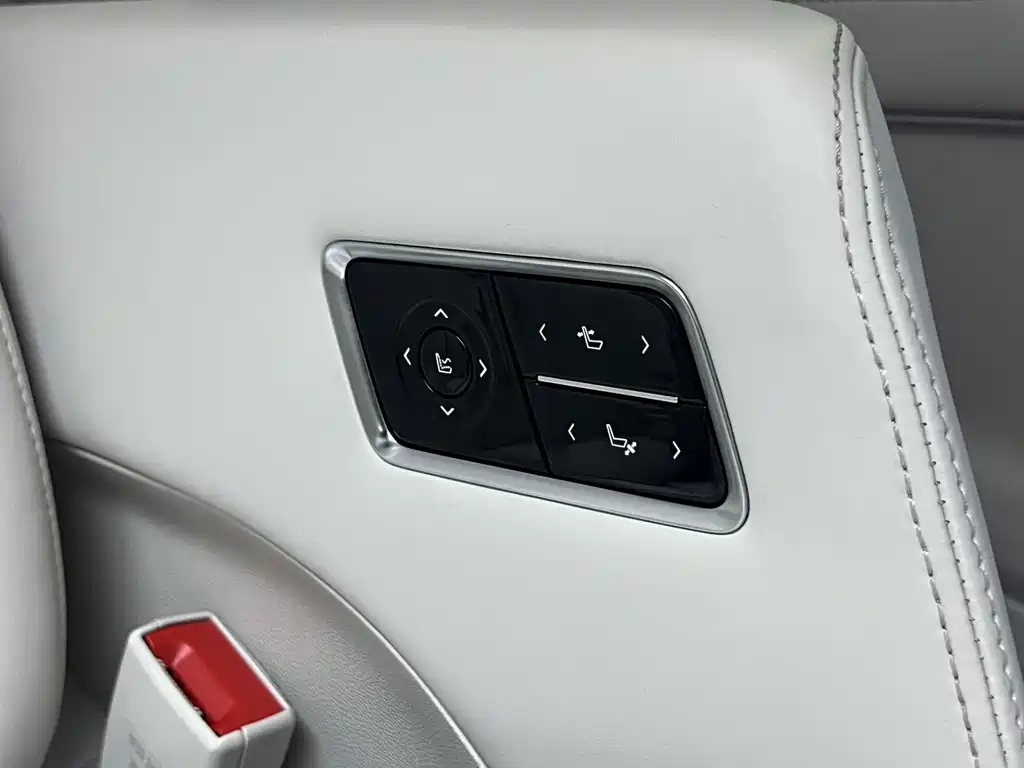 Buick GL8 New Energy 2024 — фото 15