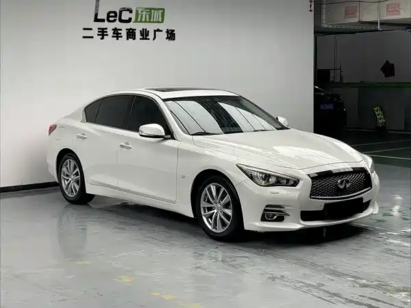 Infiniti Q50 2014