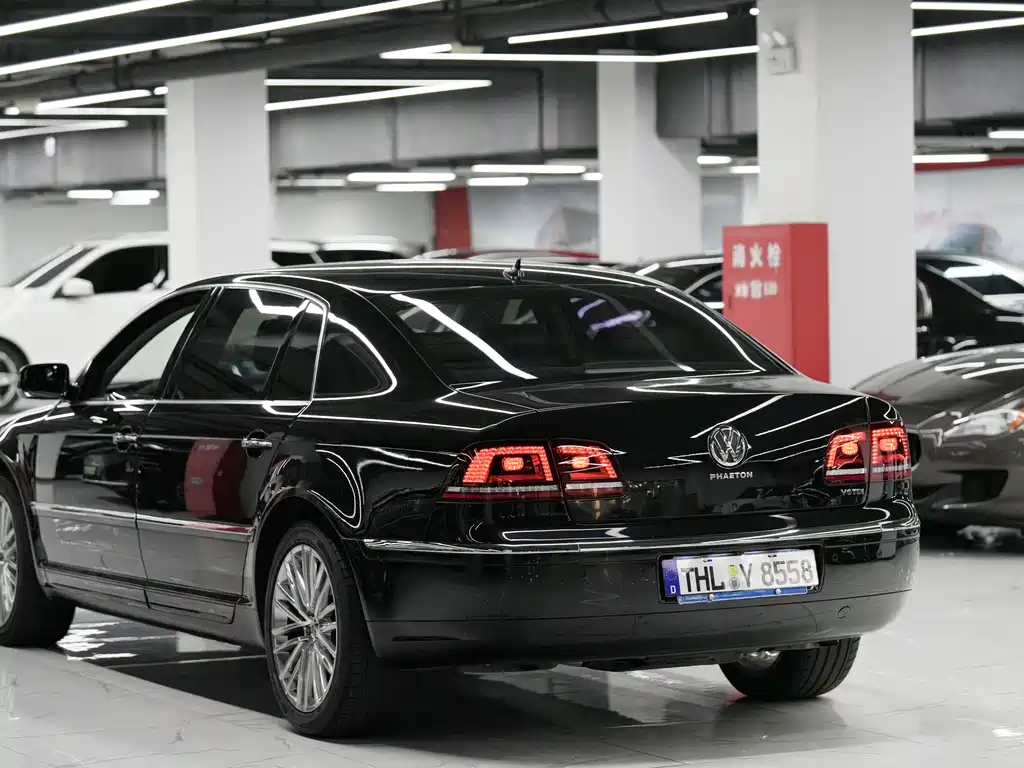 Volkswagen Phaeton 2016 — фото 15