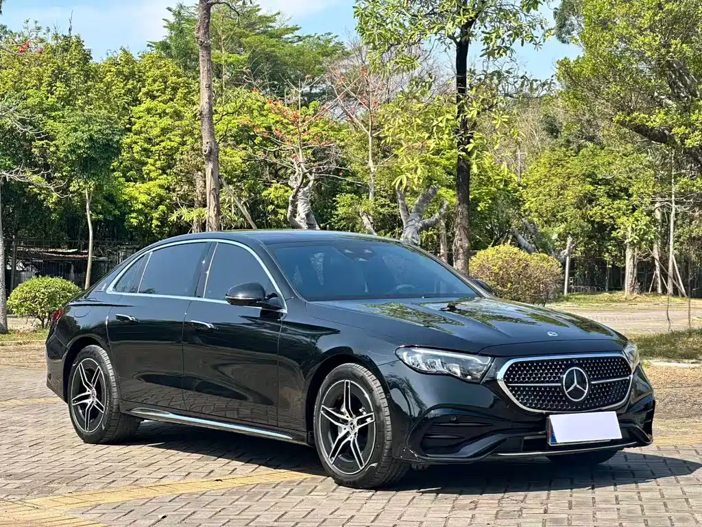 Mercedes-Benz E-Class 2025 — фото 3